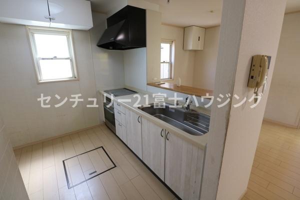 茅ヶ崎市菱沼１丁目の中古一戸建て