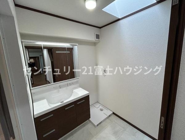 藤沢市石川４丁目の中古一戸建て