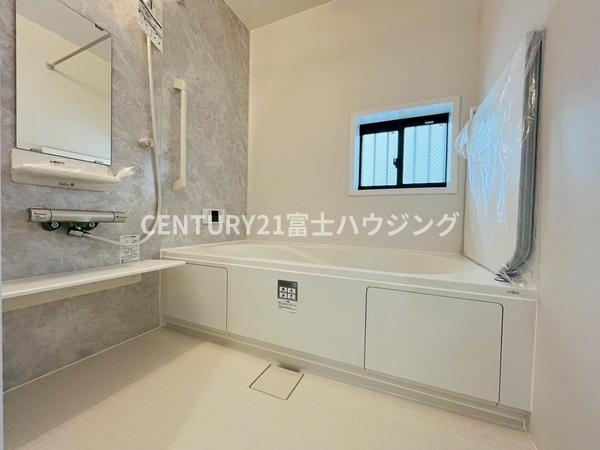 藤沢市亀井野3256番　新築戸建1号棟　全3棟
