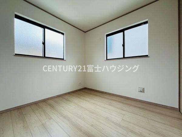藤沢市亀井野3256番　新築戸建1号棟　全3棟