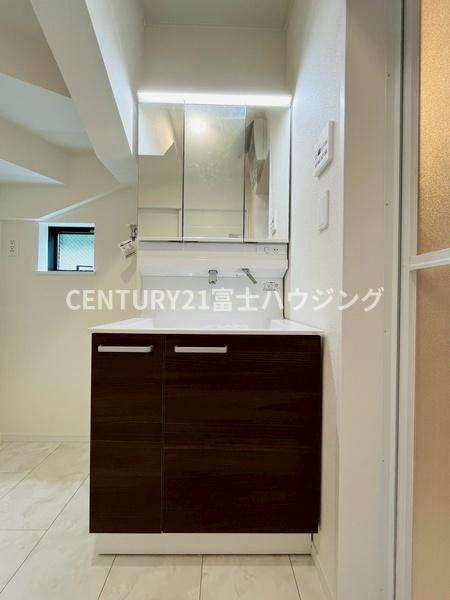 藤沢市亀井野3256番　新築戸建2号棟　全3棟
