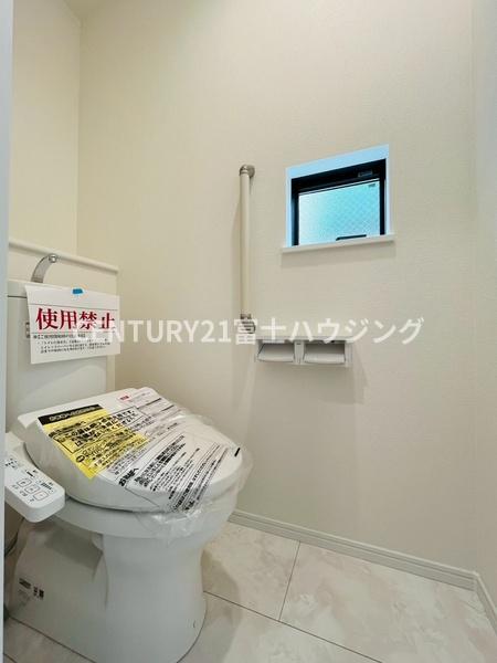 藤沢市亀井野3256番　新築戸建2号棟　全3棟