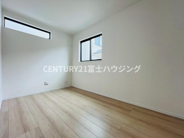 藤沢市亀井野3256番　新築戸建2号棟　全3棟