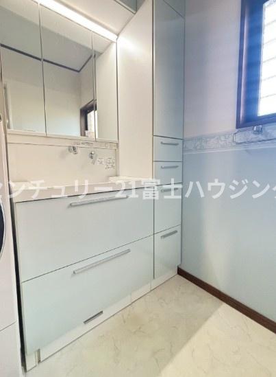 藤沢市本鵠沼３丁目の中古一戸建て