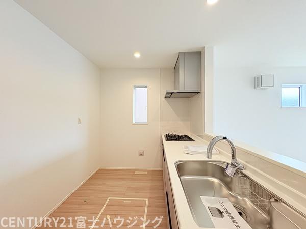 藤沢市亀井野24-1期　新築戸建2号棟　全2棟