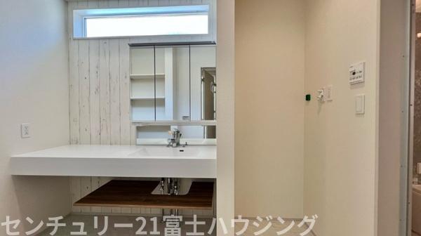 茅ヶ崎市中島　新築戸建3号棟　全3区画