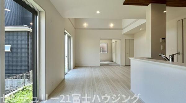 茅ヶ崎市中島　新築戸建3号棟　全3区画