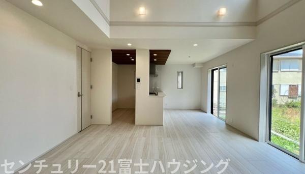 茅ヶ崎市中島　新築戸建3号棟　全3区画