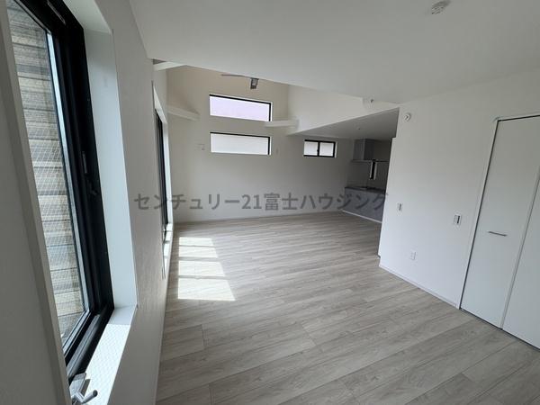 茅ヶ崎市共恵１丁目の新築一戸建