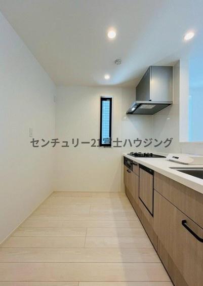 藤沢市本町3丁目　新築戸建3号棟　全4棟