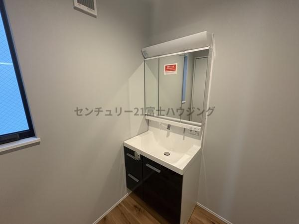 茅ヶ崎市柳島1丁目　新築戸建12号棟　全14棟