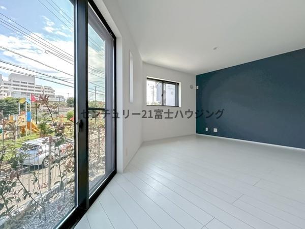 藤沢市白旗1丁目　新築戸建1号棟　全5棟