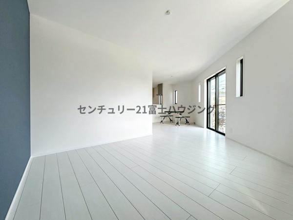 藤沢市白旗1丁目　新築戸建1号棟　全5棟