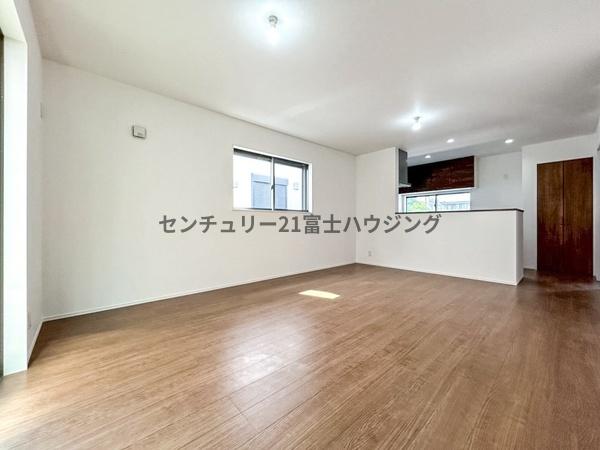藤沢市白旗1丁目　新築戸建4号棟　全5棟