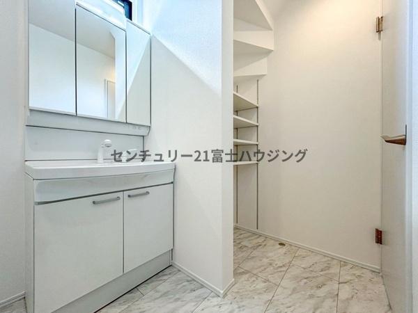 藤沢市白旗1丁目　新築戸建5号棟　全5棟