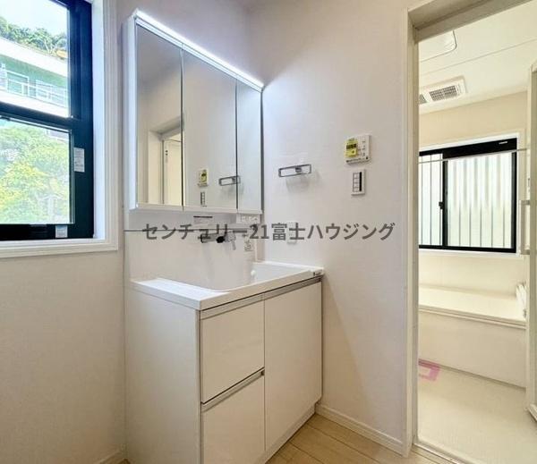 鎌倉市稲村ガ崎５丁目の中古一戸建て