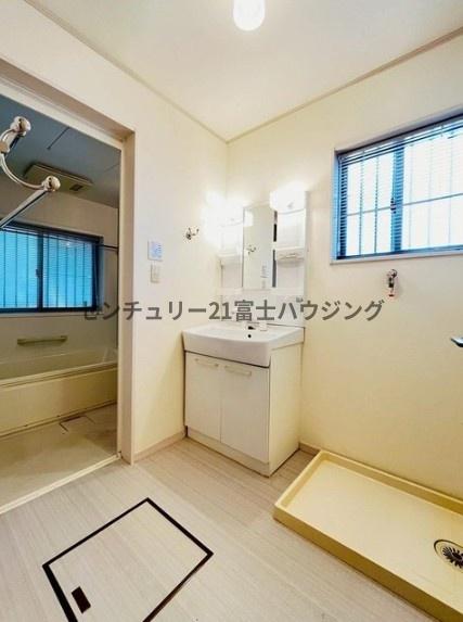 藤沢市鵠沼藤が谷２丁目の中古一戸建て