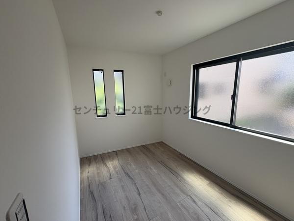 茅ヶ崎市円蔵2丁目　新築戸建2号棟　全4棟
