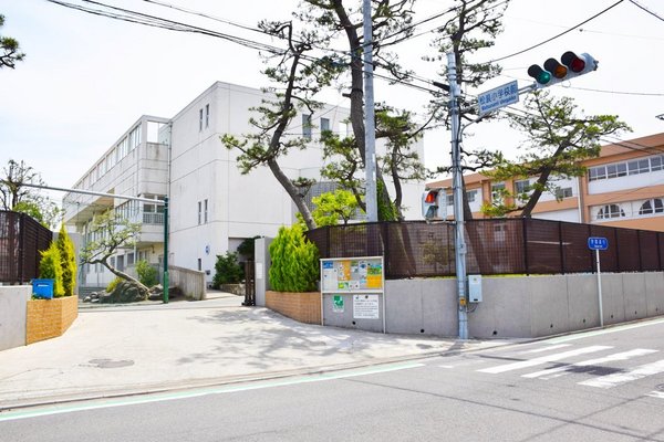 茅ヶ崎市松浪2丁目 新築戸建2号棟 全3棟(松浪小学校)