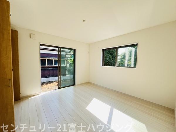 茅ヶ崎市堤　新築戸建　全１棟