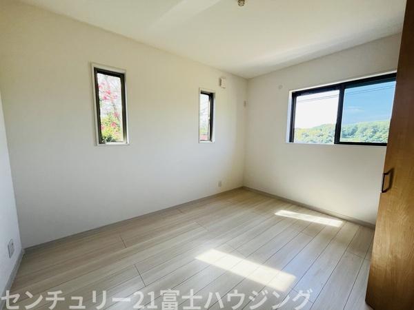 茅ヶ崎市堤　新築戸建　全１棟