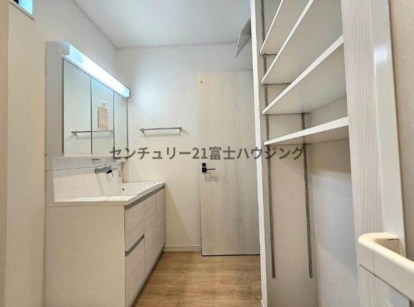 藤沢市湘南台238期　新築戸建　全1棟