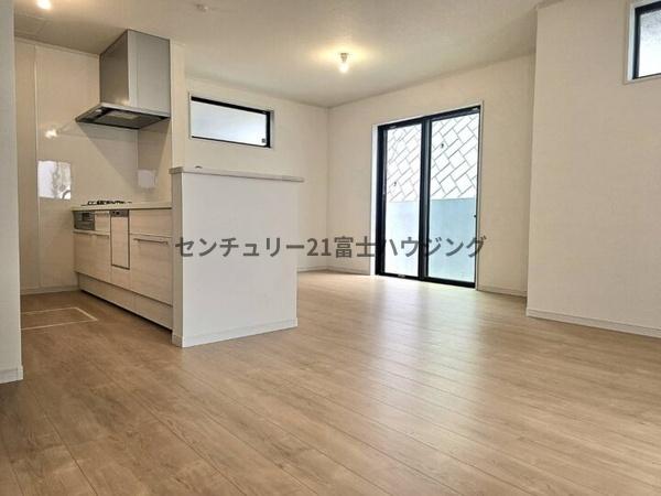 藤沢市湘南台238期　新築戸建　全1棟