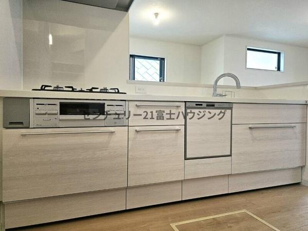 藤沢市湘南台238期　新築戸建　全1棟