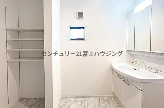藤沢市辻堂太平台2丁目2期　新築戸建2号棟　全4棟