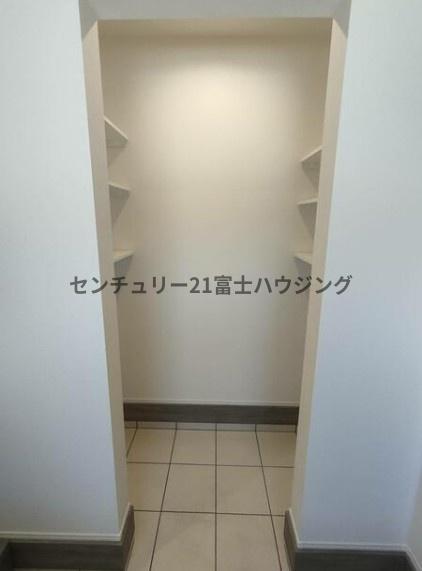 茅ヶ崎市矢畑の中古一戸建て(玄関)