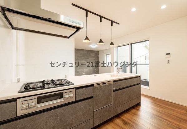藤沢市本藤沢2丁目　新築戸建2号棟　全2棟