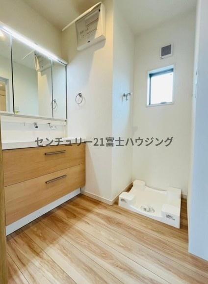 茅ヶ崎市小和田１丁目の新築一戸建