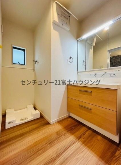 茅ヶ崎市小和田１丁目の新築一戸建
