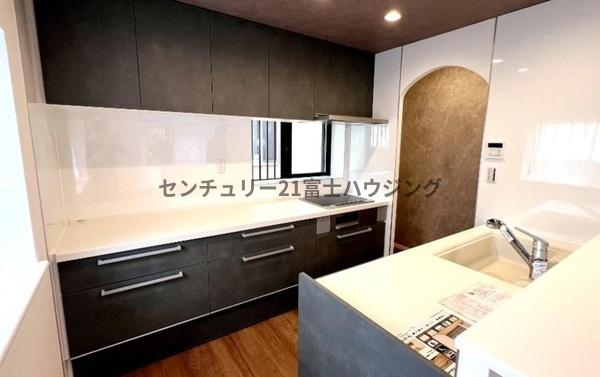 鎌倉市稲村ガ崎２丁目の中古一戸建て