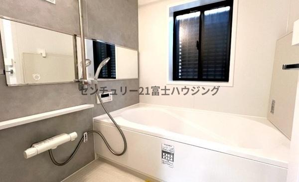 鎌倉市稲村ガ崎２丁目の中古一戸建て