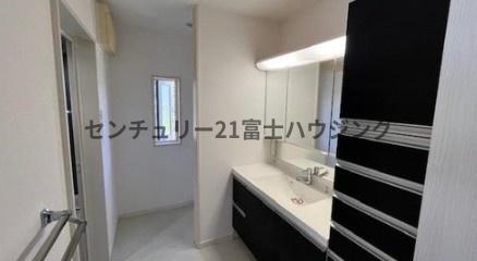 藤沢市稲荷１丁目の中古一戸建て
