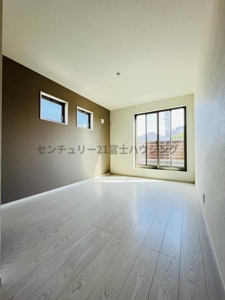 茅ヶ崎市高田2期　新築戸建2号棟　全2棟