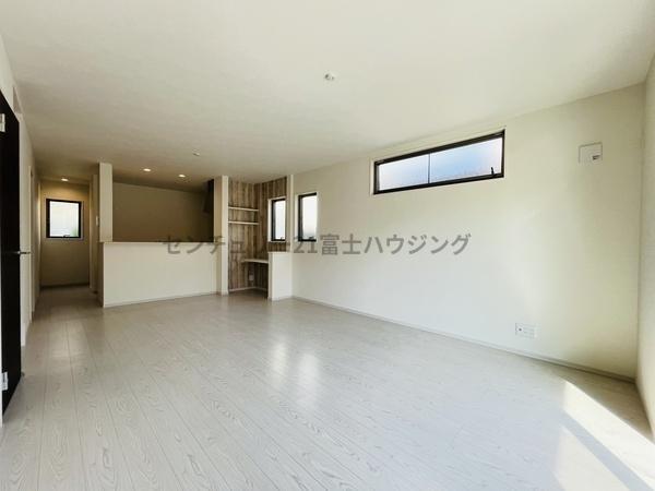 茅ヶ崎市高田2期　新築戸建2号棟　全2棟