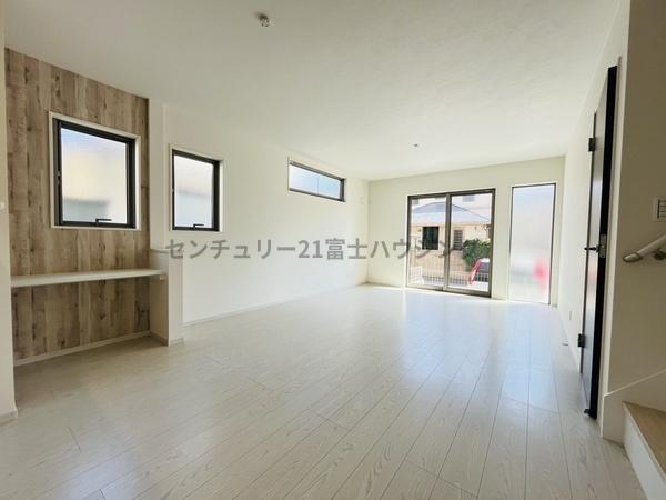 茅ヶ崎市高田2期　新築戸建2号棟　全2棟
