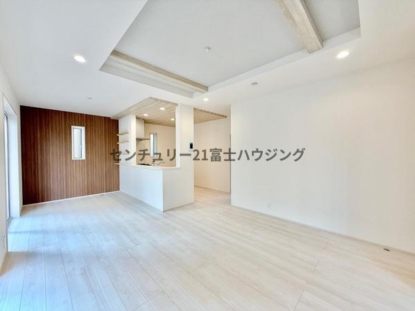 藤沢市高倉　新築戸建1号棟　全3棟