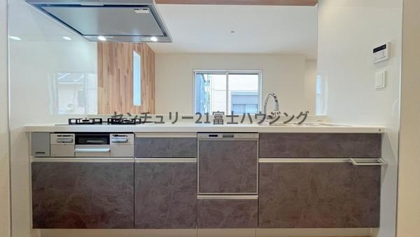 茅ヶ崎市小和田1丁目　新築戸建1号棟　全3宅地