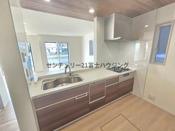 藤沢市本藤沢2丁目　新築戸建2号棟　全2棟