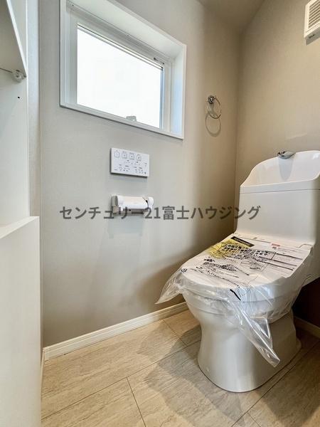 藤沢市善行3丁目 新築戸建2号棟 全4棟(トイレ)