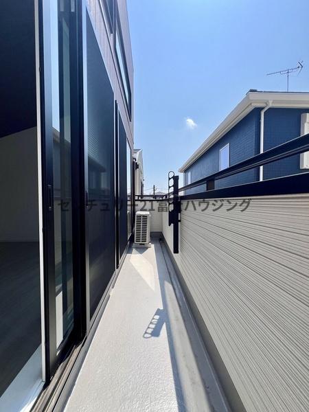 藤沢市善行3丁目 新築戸建2号棟 全4棟(バルコニー)