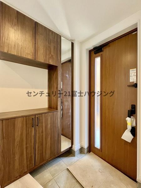 藤沢市善行3丁目 新築戸建2号棟 全4棟(玄関)