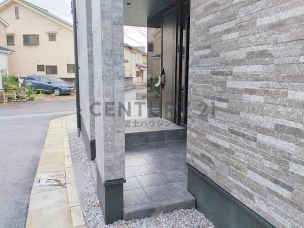 茅ヶ崎市高田1丁目 新築戸建 全1棟(玄関)
