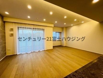 クリオ鵠沼海岸グランロワ