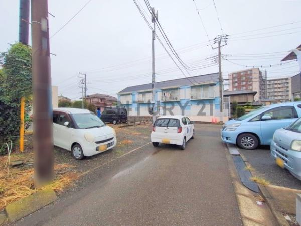 藤沢市亀井野1丁目の土地(前面道路含む現地写真)