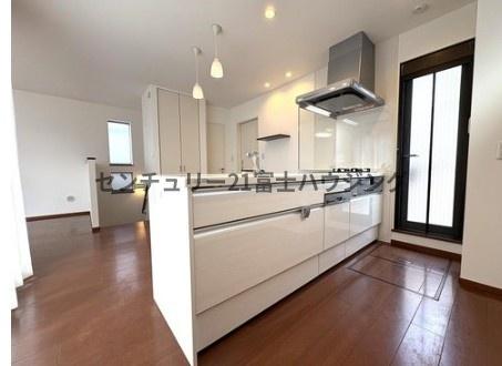 茅ヶ崎市菱沼1丁目の中古一戸建て(キッチン)