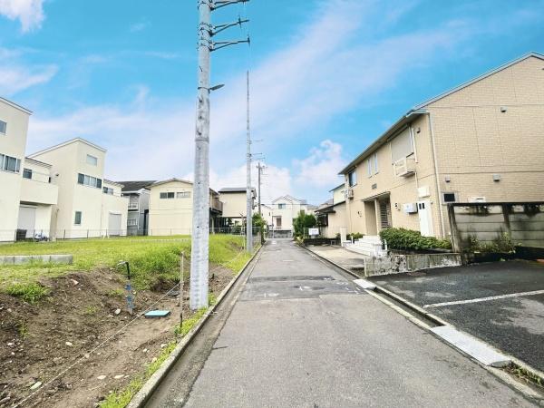 藤沢市村岡東1丁目の土地(前面道路含む現地写真)